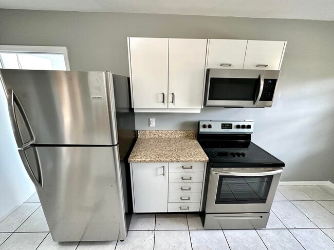 Photo - 947 Country Wood Ct