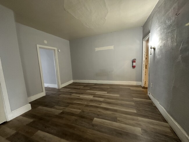 Photo - 146 E Market St