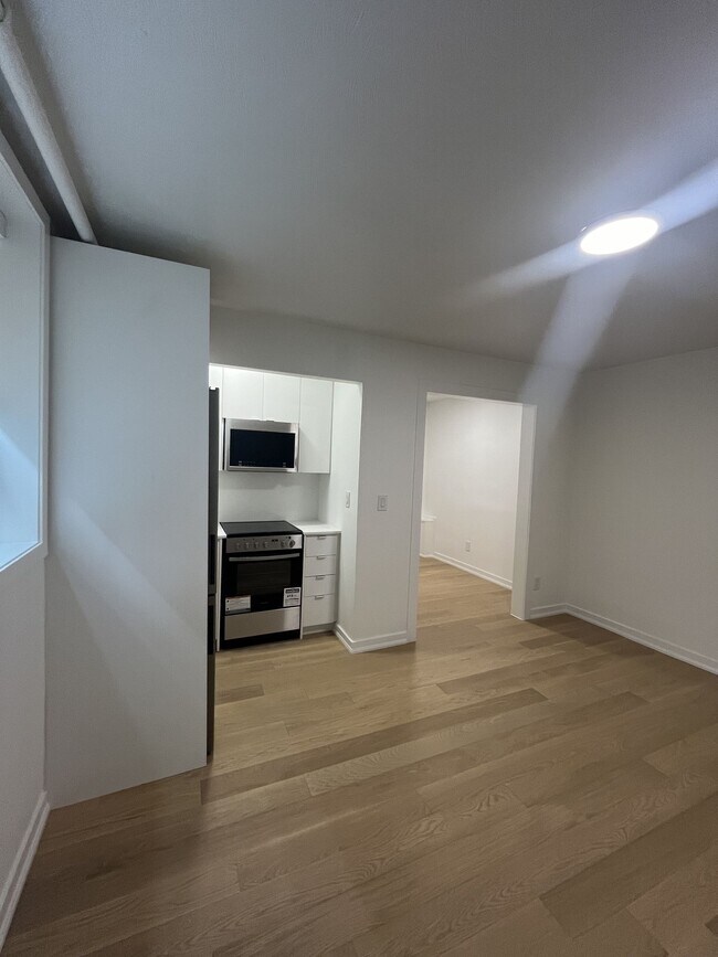 26 Balmoral Ave Unit 106