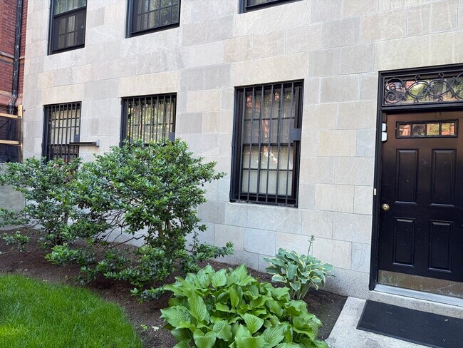 Photo - 276 Marlborough St Unidad G2