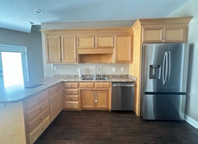 Photo - 2910 Buckeye Dr