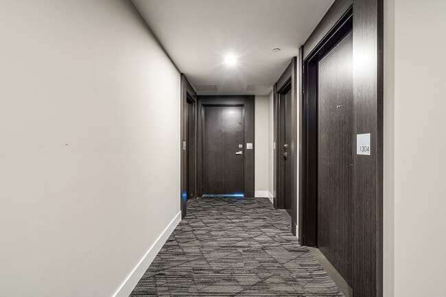 Photo - 15 Queen St S