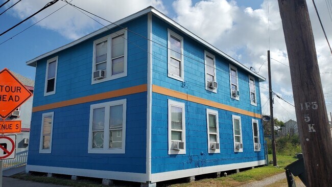 Photo - 3828 Seawall Blvd