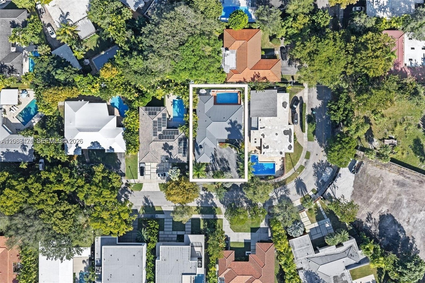Photo - 218 Shore Dr S