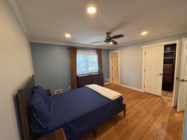Building Photo - 6569 Braddock Rd Rental