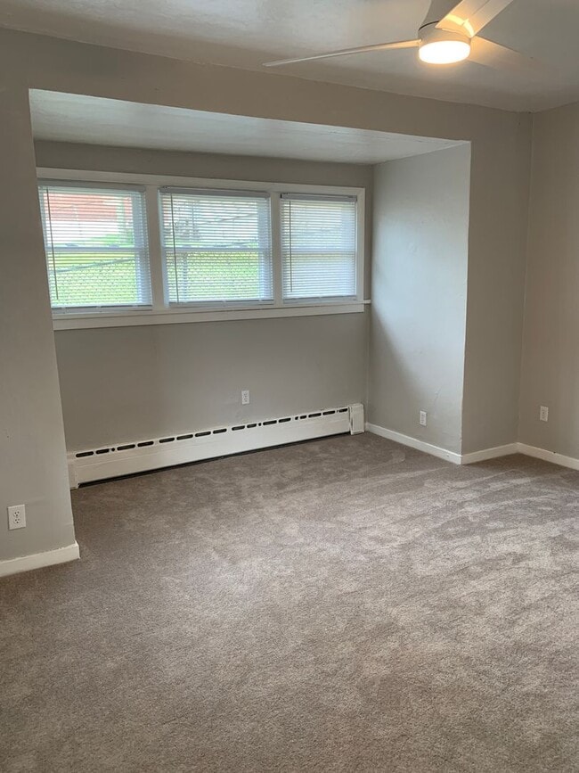Building Photo - 410 Marlow St Unit 1