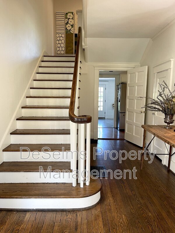 Photo - 704 Timber Ln