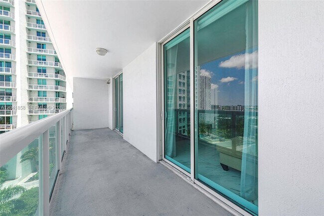 Photo - 1800 N Bayshore Dr Unidad 1806