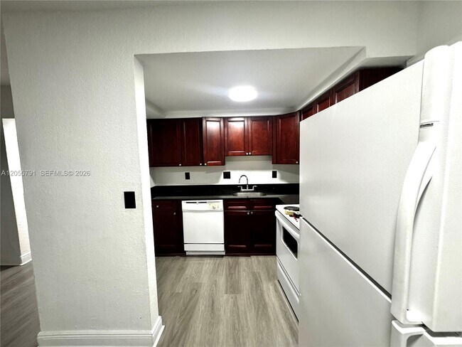 Photo - 1525 NE 135th St Unit 03