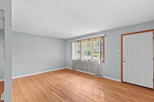 Photo - 515 Topaz Ave