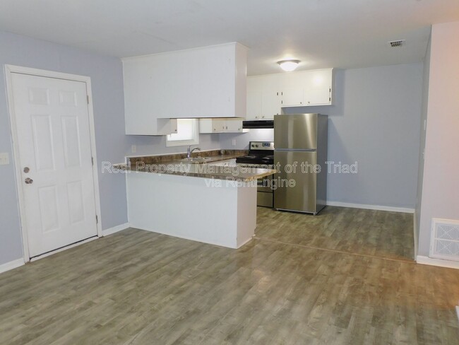 2406 Markwood Ln SE Unidad C