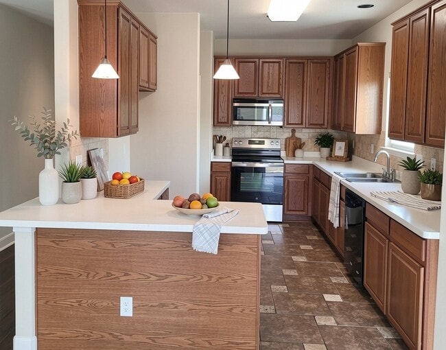 Kitchen - Staged - 21735 Thunder Basin
