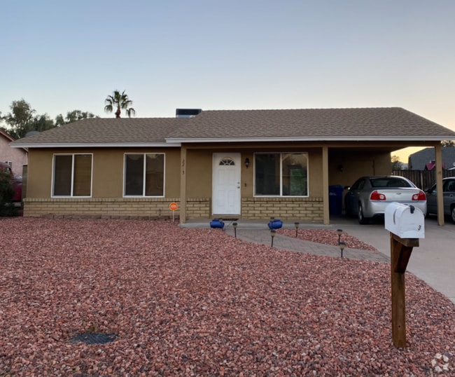 Building Photo - 2213 W Riviera Dr Rental