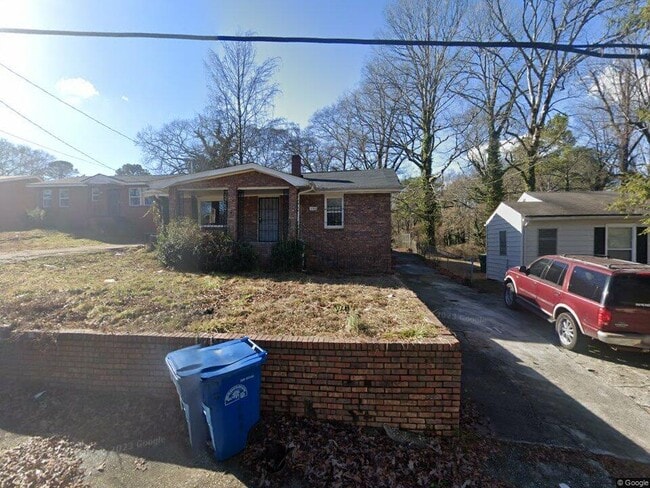 Building Photo - 686 Cedar Ave NW Rental