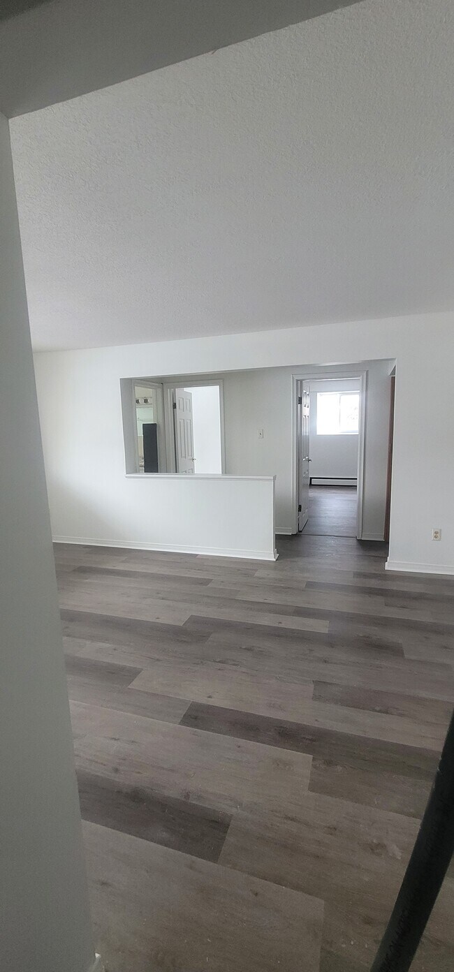 Photo - 148 Roxborough Ave Unit 2