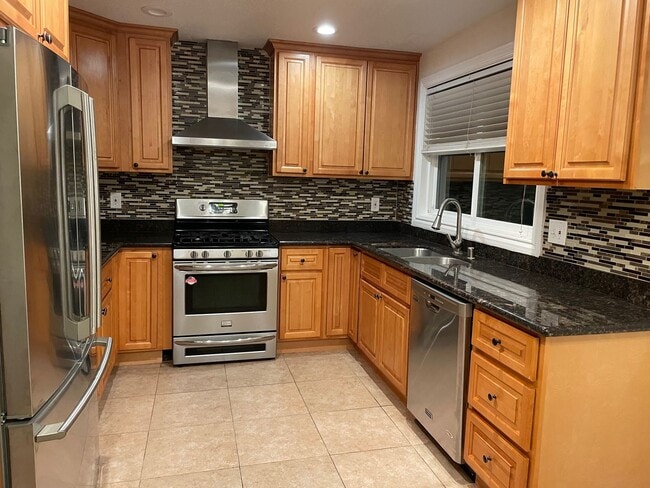 Photo - 1825 Stokes St Unit 4