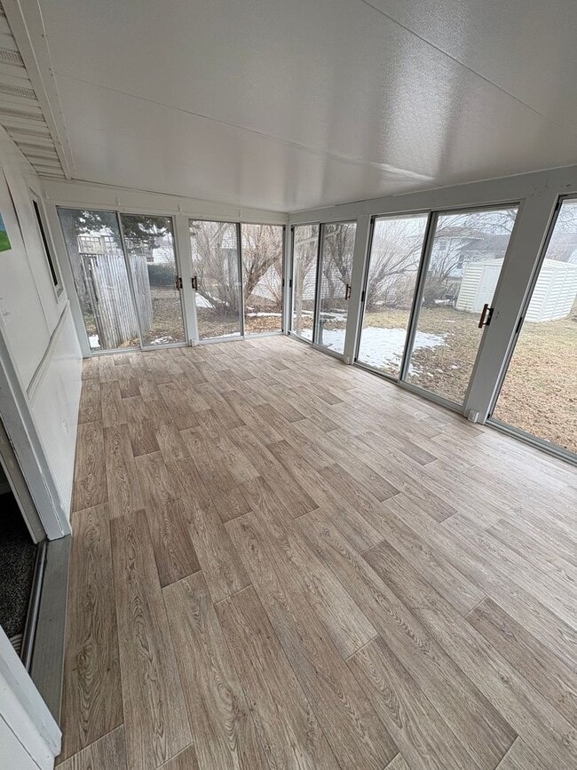 Building Photo - 3 Bed 1 Bath Updated Single Family home