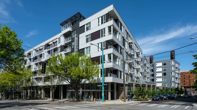 Cascade Apartments Exterior
