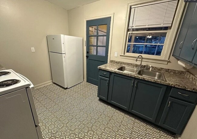 Photo - 612 Albany St