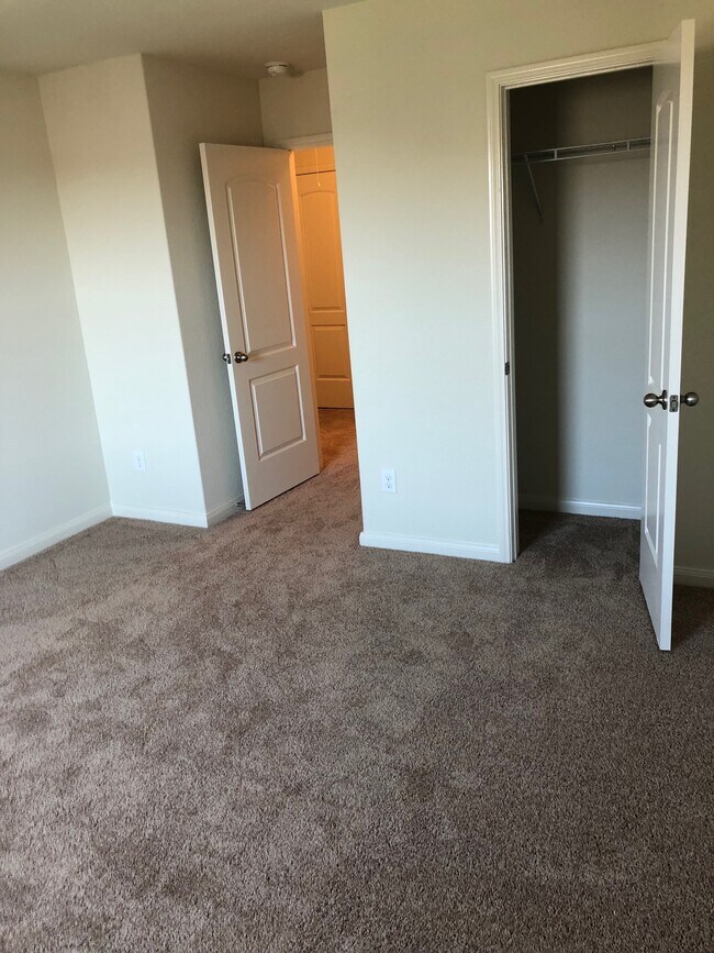 Photo - 1613 White Mountain Wy House