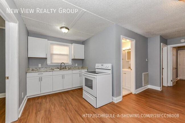 Photo - 112 Sylvania Ave Unit 2