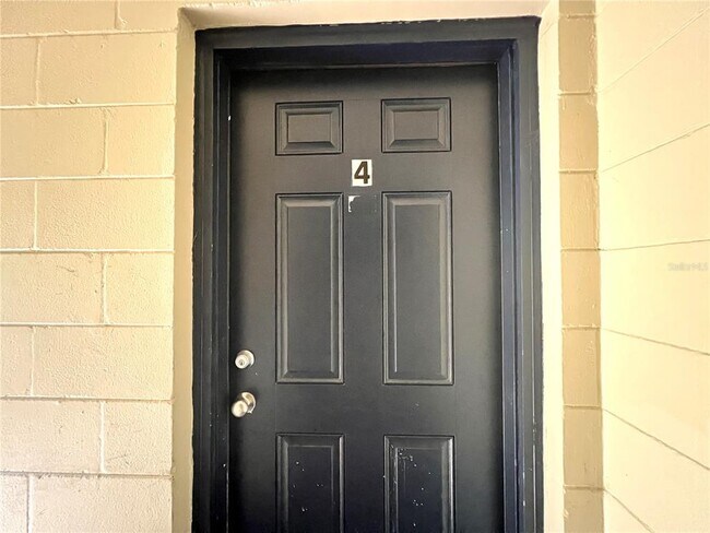 1303 NW 6th St Unit 4