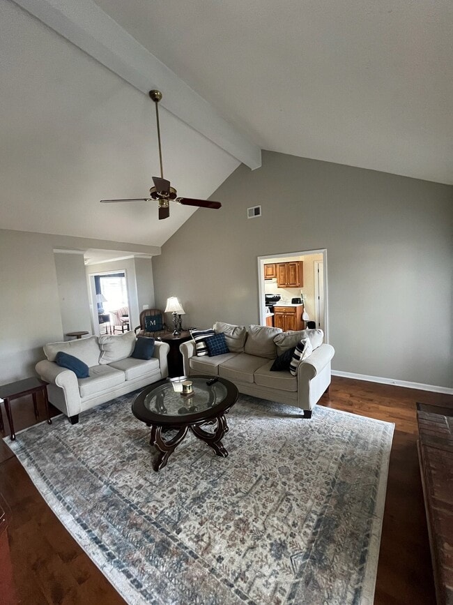 Photo - 406 Miner Dr