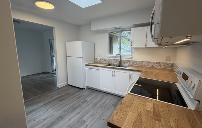 Photo - 667 Sixth St