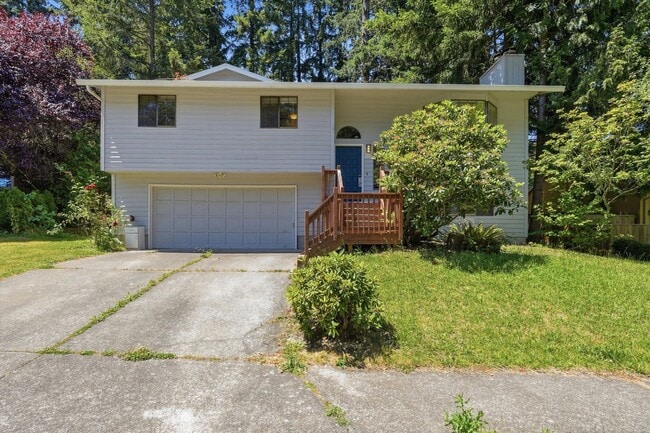 Photo - Sweet and spacious home in Beaverton with a garage and large fenced yard available now!