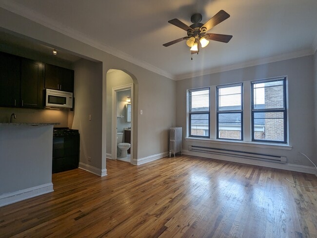 Building Photo - 4610 N Paulina St Unit 4614-311