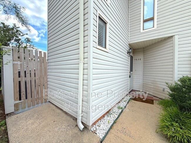 Photo - 7838 Hummingbird Ln