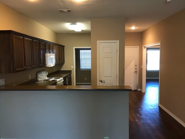 Photo - 4253 Castlegate Dr Unit 4253
