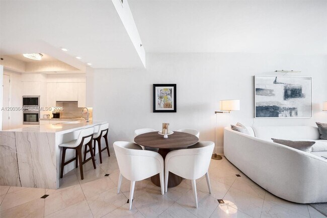 Photo - 100 South Pointe Dr Unit 702