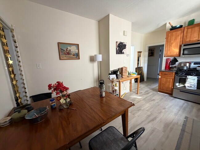 Photo - 68 Winchester St Unit 1