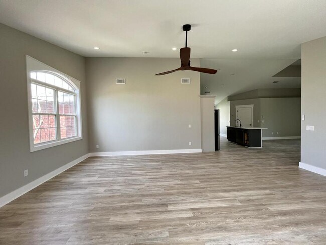 4840 McCall Ln