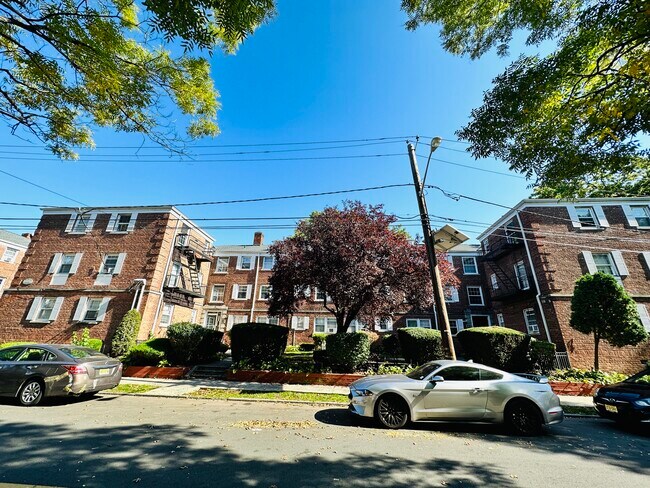 Photo - 9 Manchester Plz Apartments Unit 1D