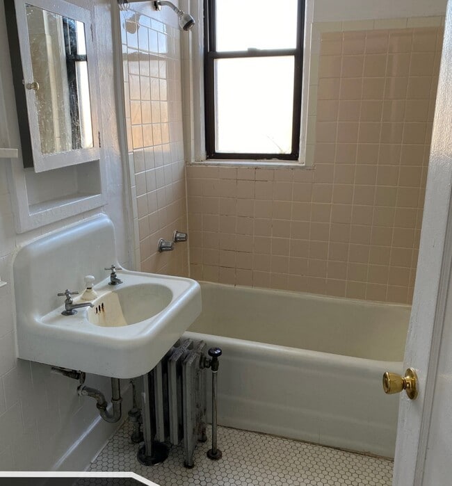 Photo - 3335 W Diversey Ave Unit 235