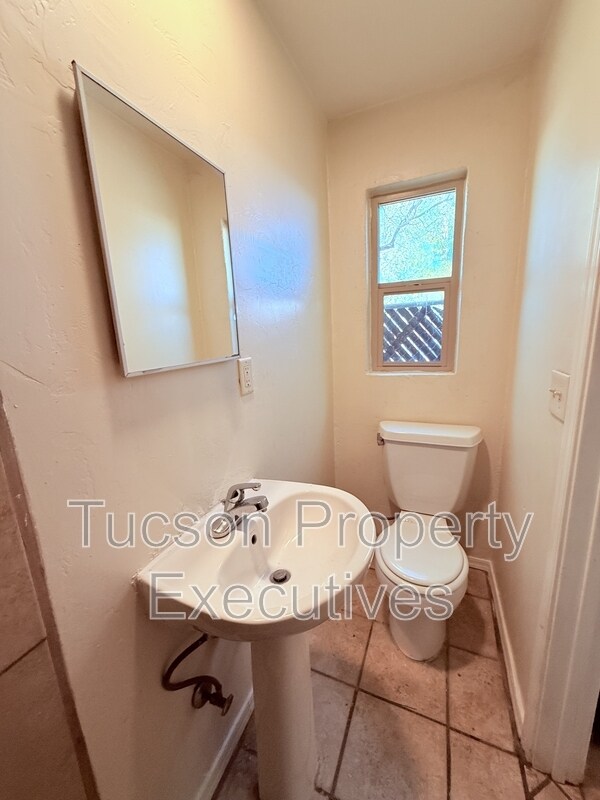 Photo - 232 W Flores St Unit 6