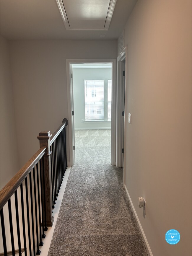 Photo - 1022 Poets Walk Rd