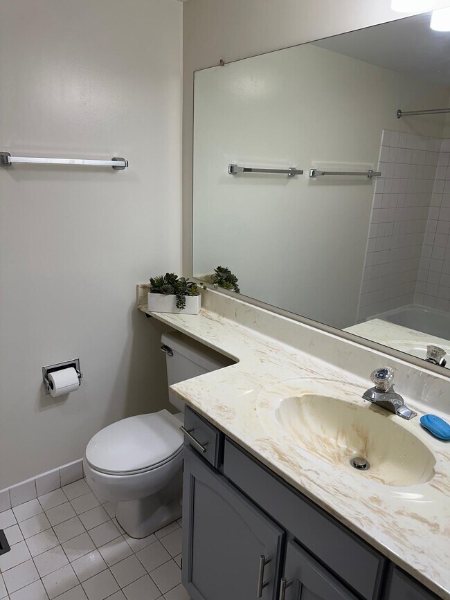 Photo - 1868 Fox Run Dr Unit A