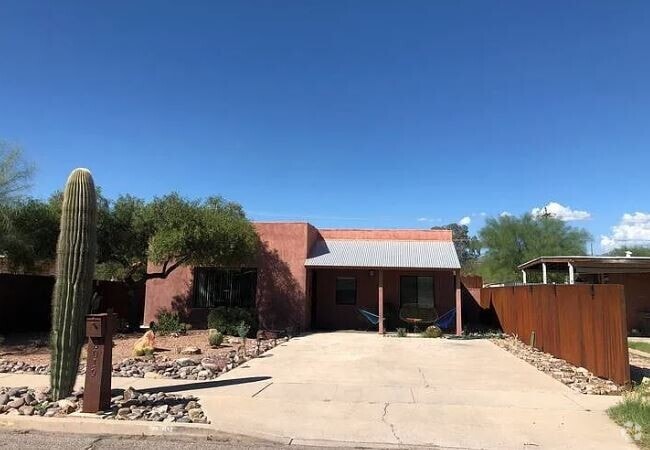 Building Photo - 3019 E 19th St Rental