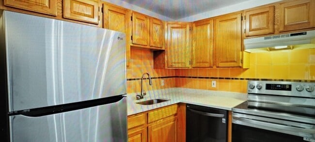 Photo - 388 Great Rd Unit B23