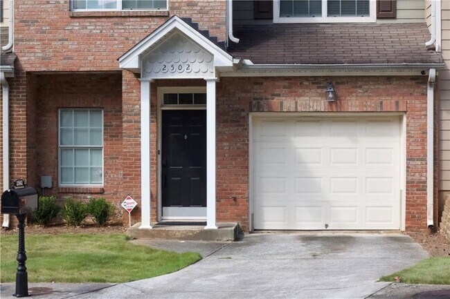 2502 Laurel Cir NW