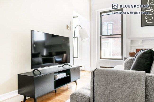 Photo - 232 Newbury St Unidad SI FL2-ID601