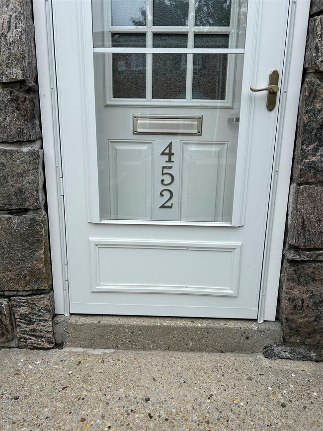 Photo - 452 Dawson Ln