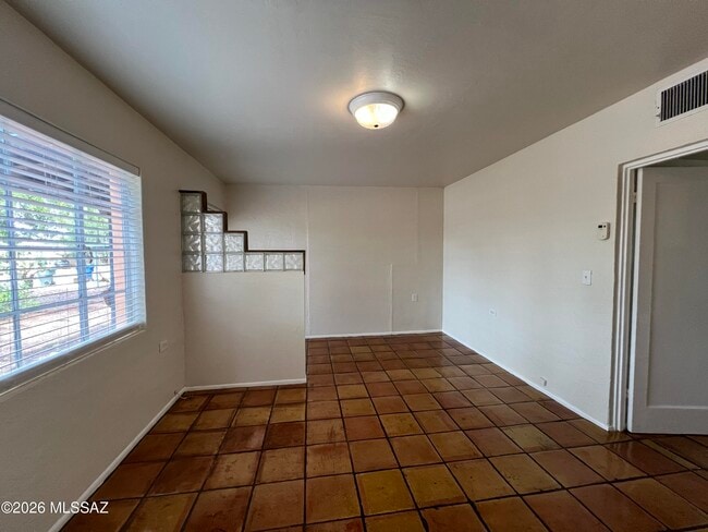 Photo - 4240 E 2nd St