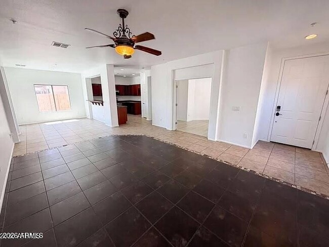 Photo - 934 E Overlin Dr