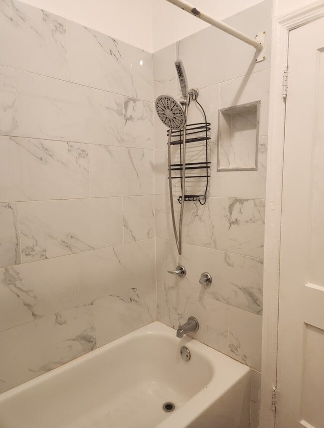 Building Photo - 290 2nd Ave Unit 1A Rental