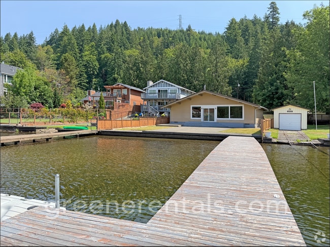 Building Photo - Waterfront Rambler on Summit Lake Rental