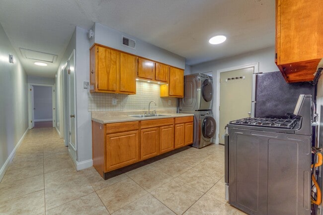 Photo - 779/781 Metcalf